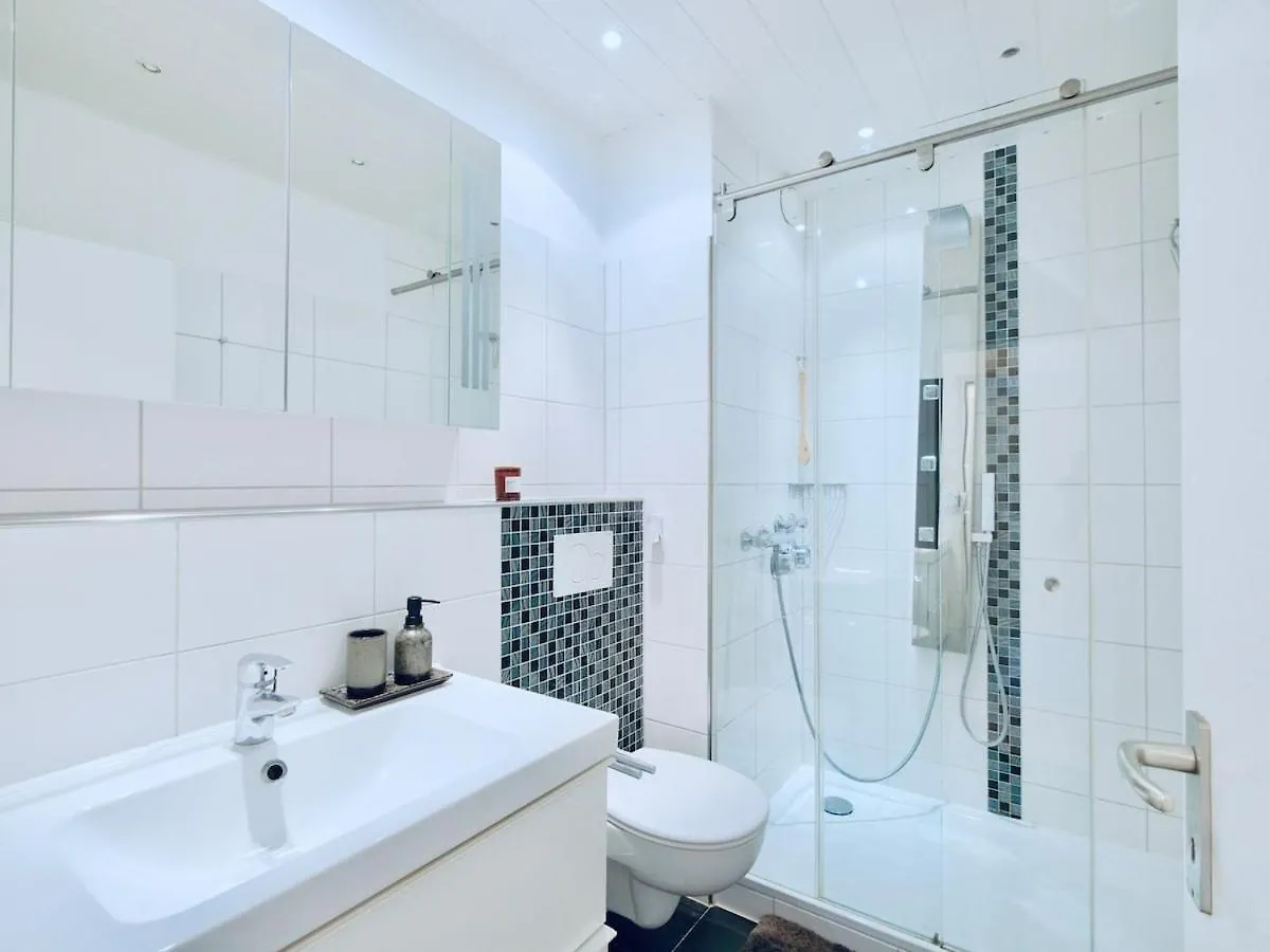City Apartment With Balcony, Elevator, Turntable Hannover 0*,